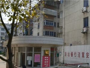 仙鹤新村小区,楼梯中间楼层,小平方总价低看房方便