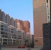 房子朝南 70年产权 简单装修 有房本可贷款 价格可议