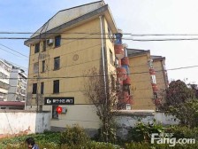 地板一条街.新宁小区.吃饭很方便