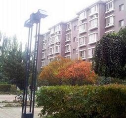 万锦商圈地铁口中间楼层交通便利房本5年外税费低