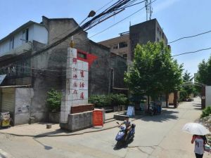 锦江油泵厂生活区1室1厅东