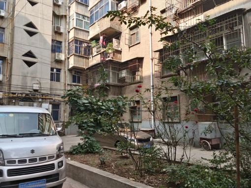 南新安街61号院3室1厅1卫南北朝向650.00元/月出租