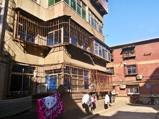 第一人民医院家属院3室1厅1卫南北朝向800.00元/月出租