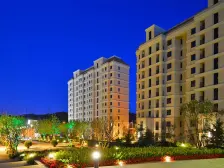 小区中间位置清水上跃,有大阳台全天采光充足。