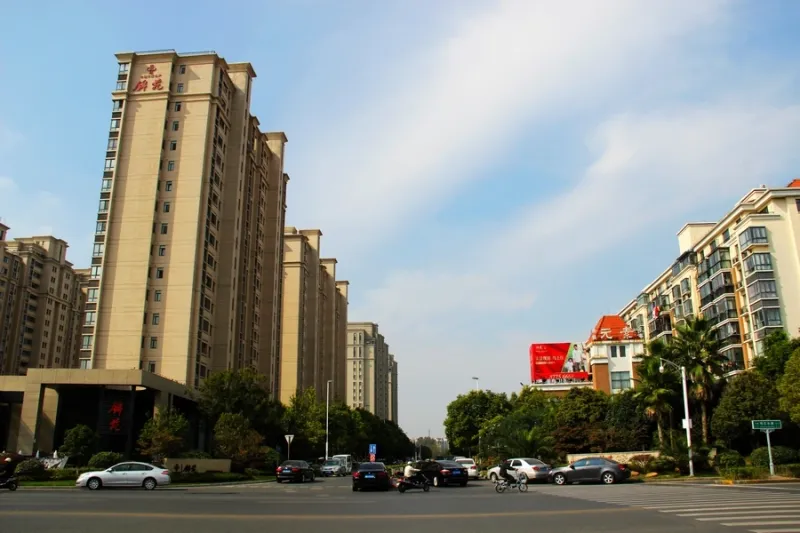 中信泰富锦苑实景图二期和三期入口处实景图(2015-10-19) 中信泰富锦苑实景图二期和三期入口处实景图(2015-10-19)