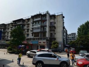 东方阳光城B区 1室1厅 东南