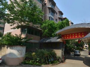 教师园区4室2厅西南
