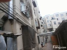 步梯房,清水房,客厅宽敞,免费停车位充足