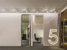 万达金街 地铁口 通透大三房 配套齐全