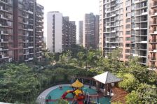 金地格林上院精装5房出售,有带大露台的房子