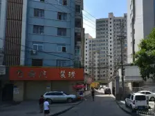 南滨河东路 河景房中间楼层 随时看房下楼就是儿童公园