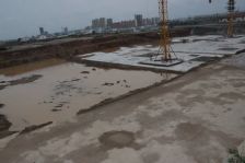 精装修 视野开拓 有个大车库单独卖