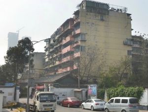 锦东路356号 3室1厅 东南