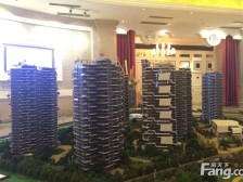 高铁站东广场旁,高奢装修大平层,高楼层视野好带露台