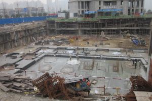 一线湖景,中间楼层,正地铁口,配套师博梅,大四房