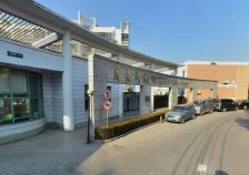 新上飞机三房,楼层位置好,华西近地.铁,满五诚售生活配套齐全