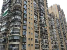 新华成电梯高层三面采光精装三十万两房