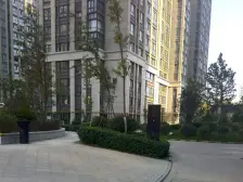 鑫苑现代城 新出107平三房 中层 有地下车位和储藏室