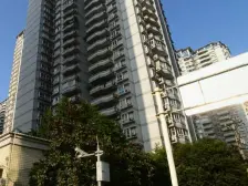 杨家坪 西城镜园四房216.3万
