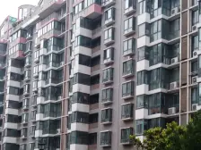 地铁口精装修小高层,挑空复试带大露台,有车位,诚售