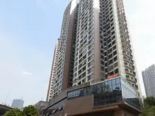 万象城旁,低总价两室,可看江,住家安静,近川外