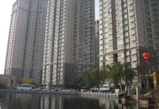 帝湖东王府3室2厅1卫西南朝向2000.00元/月出租
