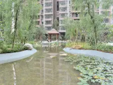 世博嘉园 小区一套低楼层带前后花园 南北朝向单边位