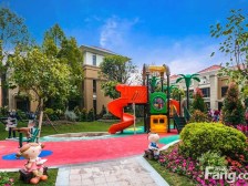 信鸿嘉誉边位别墅.院子300平.看上来聊价