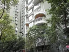 近地铁,小区安静住家舒适,户型方正。