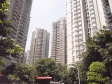 此房精装修.朝向小区中庭,住家安静