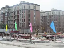 东方润景步梯三房一卫 简单装修采光好