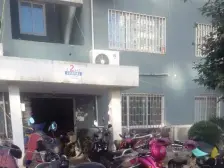 西湖春天一楼 诚心出售 看房随时