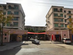 阳光花园南苑 4室2厅 南