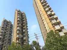 吾悦广场,电梯小三房,配套齐全,视野开阔,业主诚售