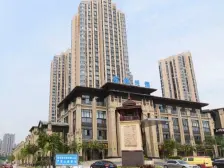 彩云湖公园旁 精装大两房 带家具家电 近轻轨