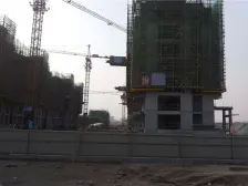 此房是一二楼复式带院洋房,居住舒适,生活便利