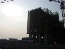 顶楼复式现房,小区人车分流,交通便利,出行方便