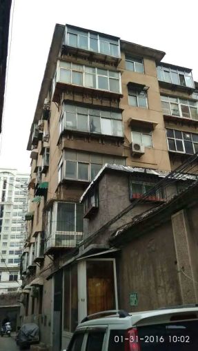乾成街单位宿舍3室1厅1卫南朝向1100.00元/月出租