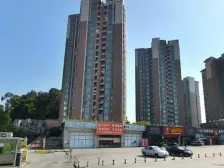 地铁口业主自住装修实用四房,户型方正,小区环境优美