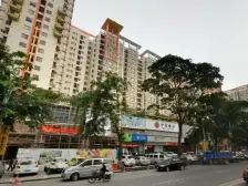 万达地铁口旁边大二房户型,诚心出售,看房方便