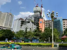 房子的采光好,交通便利,上学方便,户型方正