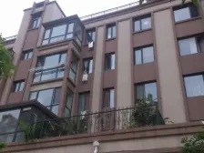 房子是小区前排,南北通透通厅户型,有大阳台采光好