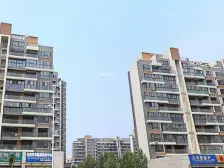 天泽城旁,电梯小高层。标准四室,已装修,正常税