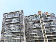 新城区好位置,电梯小高层,已装修拎包住