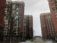 龙泊桂园地铁口 户型方正大三室业主诚心出售