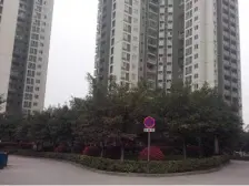 不夜城旁边,正三房,生活方便,业主诚心出售