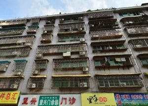 汽车西站,双地铁口,一梯二户三室两厅两卫配套成熟