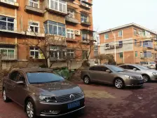 桃园小区 精装修 拎包入住 改地热了