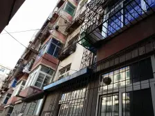 4楼7顶,户型方正,两阳两阴,室内保持的好。