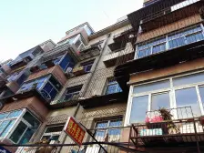 采光充足,视野开阔,地势平坦,交通方便,位置好